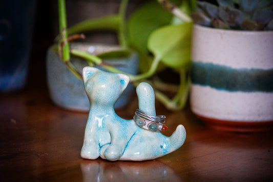 Cat-hole Ring Holder