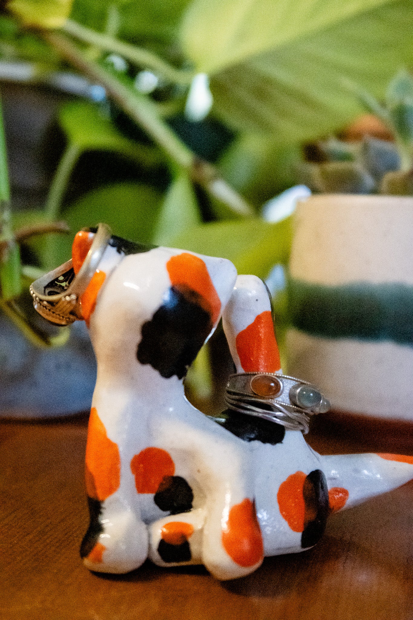 Cat-hole Ring Holder